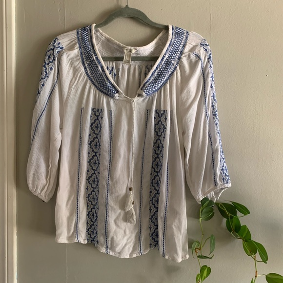Forever 21 blue white top - Picture 1 of 3